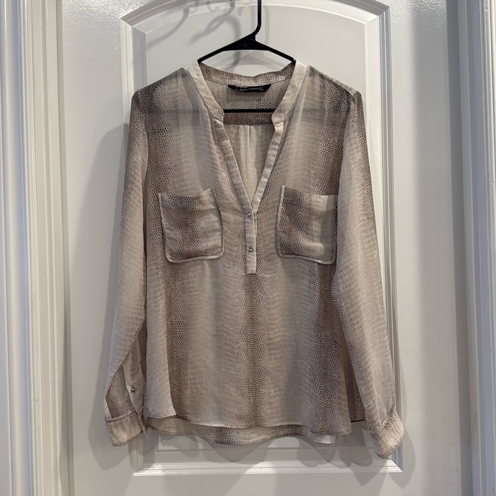 🌸Zara V Neck  Blouse🌸
